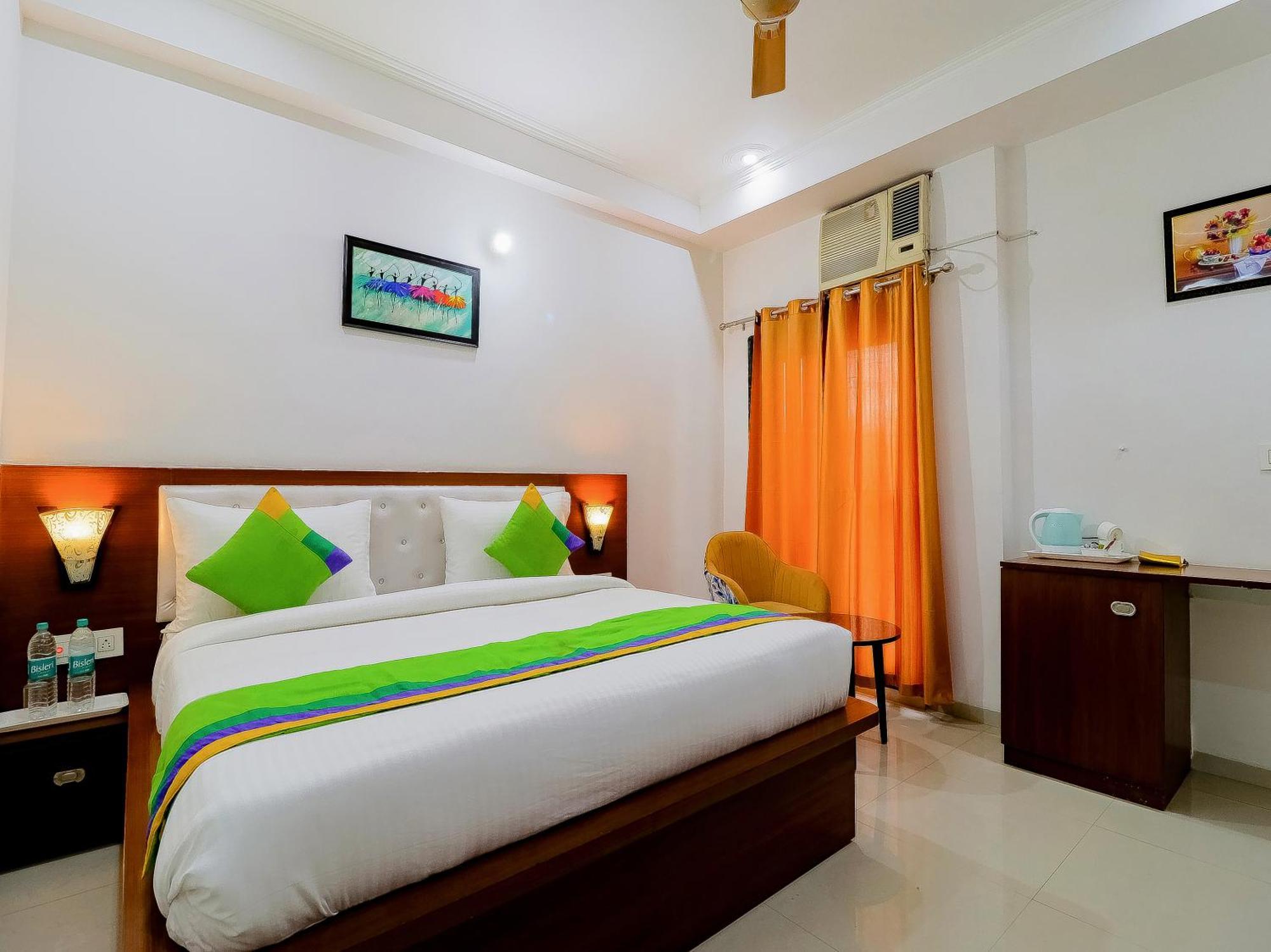 Treebo Rejoice 52 - 3Km From Huda City Metro Station Badshahpur エクステリア 写真